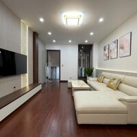 Bán nhà Lâm Hạ,Long Biên 5 tầng,70m2,mt4m oto vào nhà nhỉnh 17 tỷ