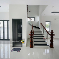 Cho Thuê Biệt Thự Đẹp Mới Mặt Đường Ngô Văn Sở, Ngay Đường Biển Phạm Văn Đồng Nha Trang