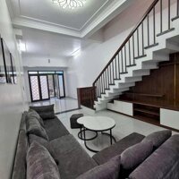 Bán nhà mặt đường Hoàng Văn Thái 3 tầng 70m2 đường to kinh doanh buôn bán sầm uất