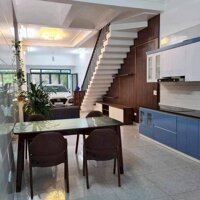 Bán nhà mặt đường Hoàng Văn Thái 3 tầng 70m2 đường to kinh doanh buôn bán sầm uất