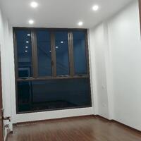 BÁN NHÀ LÊ VĂN HIẾN - KINH DOANH- 2 MẶT TRƯỚC SAU Ô TÔ TRÁNH