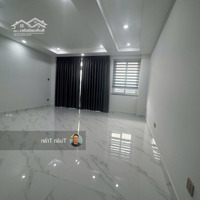 Cho Thuê Nhà Phố 5X22M Khu Tthc Tp Thủ Đức. Trệt 3 Lầu. 6 Phòng Ngủ Giá Bán 45 Triệu. Nhà Mới 100%. Có Thang Máy