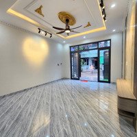 Bán Gấp Nhà Ngay Ngã Ba Cửu Long 300M P.bình Hoà Thuận An Sổ Sẵndiện Tích63M2 Đường Rộng 12M Trong Kdc