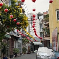 Giảm 1Tỷ Còn 8.9Tỷ, Huỳnh Văn Bánh Phú Nhuậnhẽm Xe Hơidòng Tiền 240 Triệu Năm.46M 4Tâng 4 Phòng Ngủ.