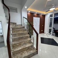 Chính Chủ Cần $ Bán Gấp Nhà Ngô Gia Tự
Nhà Dân Xây Chắc Chắn - Full Đồ -Diện Tíchrộng - Giá Đầu Tư