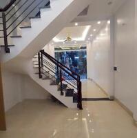 BÁN NHÀ SÁT TRƯỜNG TIỂU HỌC YÊN NGƯU, LÔ GÓC, NGÕ THÔNG Ô TÔ VÀO NHÀ, KINH DOANH