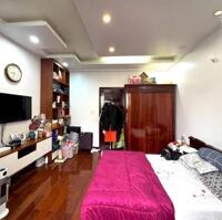 Chuyển nhượng nhà 4 tầng độc lập mặt đường trong khu phân lô Lê Văn Thuyết - Quán Nam .