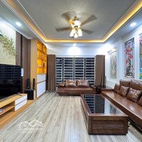 Bán Phố Nguyễn Trãi, 8,9 Tỷ, 42M2, 3 Tầng, Mặt Tiền 6M, Vỉa Hè 4.5M, Kinh Doanh Đẹp, Nhà Dòng Tiền