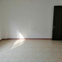 Cho Thuê Văn Phòng Gần Sân Bay Tại Đường Sông Đà, Phường 2, Tân Bình 5 Triệu,Diện Tích20 M2