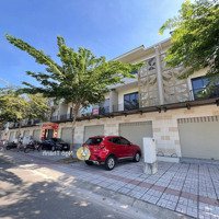 Căn Shophouse Đối Diện Khu Tiện Ích Cần Thanh Lý
