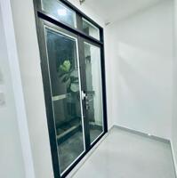 Bán nhà Cách Mạng Tháng 8 Quận 10 - 3 tầng - sát hẻm xe hơi thông - giá chỉ 2.05 tỷ