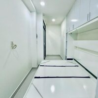 Bán nhà Cách Mạng Tháng 8 Quận 10 - 3 tầng - sát hẻm xe hơi thông - giá chỉ 2.05 tỷ