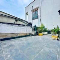 Bán nhà Cách Mạng Tháng 8 Quận 10 - 3 tầng - sát hẻm xe hơi thông - giá chỉ 2.05 tỷ