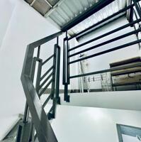 Bán nhà Cách Mạng Tháng 8 Quận 10 - 3 tầng - sát hẻm xe hơi thông - giá chỉ 2.05 tỷ