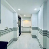 Bán nhà Cách Mạng Tháng 8 Quận 10 - 3 tầng - sát hẻm xe hơi thông - giá chỉ 2.05 tỷ