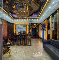 Bán Nhà Mặt Phố View Đẹp Tại Trung Hòa, 85 Tỷ, 132 M2, 10 Phòng Ngủ 6Wc