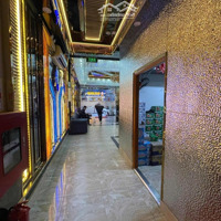 Bán Nhà Mặt Phố View Đẹp Tại Trung Hòa, 85 Tỷ, 132 M2, 10 Phòng Ngủ 6Wc