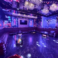 Hiếm! Phố Vip Trung Hoà- Mặt Phố Chính- 132M2 6Tầng- Thang Máy-Mặt Tiềnrộng Gần 6M- Kinh Doanh 100 Triệu/Th