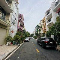 Bán Villa Khu Compound 357A Nguyễn Trọng Tuyển - 5 X 19M -4 Lầu, Chỉ Hơn 20 Tỷ, Khu Vip Đẳng Cấp Sg