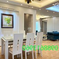 Cần bán cawnhooj 153m2 sửa đẹp tại tòa E1 Ciputra