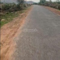Bán Đất 1.6Ha, Mặt Tiền Nhựa 160M. Giá Chỉ 4 Tỷ Vnd, 16000 M2, View Đẹp, Hot!