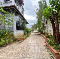 Cho Thuê Villa Mặt Phố Lê Văn Miến, Thảo Điền.diện Tích770M2 . Ngang 20X38. Giá 6.000$