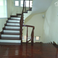 Bán Biệt Thự Kđt Dịch Vọng - Cầu Giấy 210M2 Xây 4,5 Tầng + Hầm 105 Tỷ Có Tt
