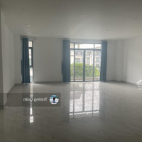 Cho Thuê Văn Phòng 7*20M Đầy Đủ Máy Lạnh,Ngăn Sẵn Vách Kính Có Hầm Để Xe Rộng Rãi Kđt Vạn Phúc City