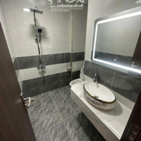 Tôi Cần Cho Thuê Nhà Hoàng Hoa Thám - Ba Đình, Mới 100%,Thang Máy, Thông Sàn,Diện Tích50M*6 Tầng, 30 Triệu/Th