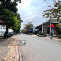 Cực Hiếm! Bán Khuôn Đất Góc 2Mt Gần Sông, Đối Diện Công Viên, Q2, Dt: 8X20M, Chỉ 180 Triệu/M2