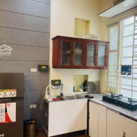 Chính Chủ Cho Thuê Phòng Ở Tầng 3 Số 77 Lê Đại Hành: Diện Tích 30M, Khép Kín, Đủ Đồ, Có Thang Máy