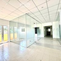 Hot!!! Phòng 300 M2 Ngay Trung Tâm Giá Chỉ 40 Triệu/Tháng. Lh: Office Danang 0935 999 438