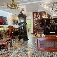 Quá Đẹp - Bán Căn Bt Thế Kỉ - Ngay Ubnd - Full Nôị Thất - Diện Tích: 160M2 - Gía Chỉ 31 Tỷ