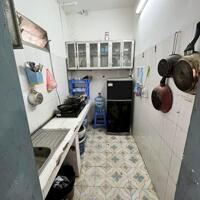 Cho thuê căn hộ Tập thể tầng 3, 70m2, 2 tầng, 2 ngủ, 1 vệ sinh, 5 Triệu/tháng