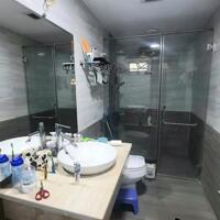 Nhà Cạnh chợ Hàng Da 45M2 6 Tầng 17.3 Tỷ 2 Thoáng Trươc Sau Cách 1 nhà ra phố