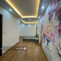 Bán Nr Hoàng Hoa Thám, 8,3 Tỷ, 40M2, Giá Siêu Hời Tại Tây Hồ, Hà Nội, 2 Bước Ra Ô Tô Tránh Nhau