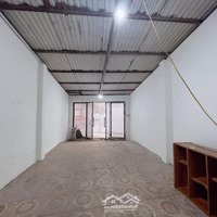 Cho Thuê Kho S 35M2 Giá Chỉ 2, 5 Triệu/Th Tại 116 Nguyễn Văn Cừ