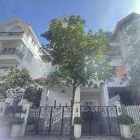 Cho Thuê Biệt Thự Kđt Himlam Quận 7 Dt: 10X20M Full Nội Thất Cao Cấp Giá: 75 Triệu Liên Hệ: 0931353298
