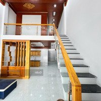 Bán Gấp Nhà 1 Trệt 1 Lửng Đúc Sân Xe Ô Tô 3 Phòng Ngủ Đối Diện Câu Lạc Bộ Sao Mai Cây Xăng 75