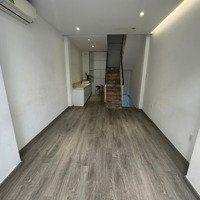 Cho Thuê Nhà Phố Mặt Tiền Nguyễn Thiện Thuật Q3. Dt: 3X9M. Trệt, 3 Lầu. Nhà Trống. Giá: 25 Triệu/Tháng
