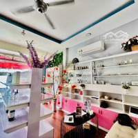 Nhà Hiếm - Mặt Tiền Kinh Doanh Sầm Uất - Ngay Phạm Văn Đồng 50 M2 - 2 Tầng - 3 Phòng Ngủ- 5 Tỷ5 (Còn Tl)