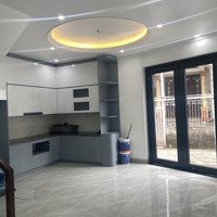 Bán Nhà Trung Tâm Hạ Long Đầy Đủ Nội Thất Chỉ Việc Sách Balo Vào Ở. Giá Tốt 0961682669