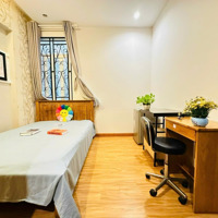 Cho Thuê Căn Hộ Dịch Vụ Trung Tâm Thành Phố Gần Pico Plaza Cộng Hoà