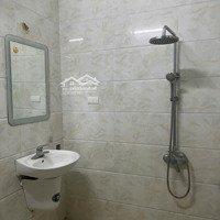 Phòng Thái Thịnh, 20M Giá Bán 3 Triệu. Ful Đồ Nóng Lạnh, Điều Hòa, Giường Tủ.. Xe Máy Để Tầng 1.