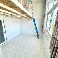 Phòng Cửa Sổ Đón Nắng, Máy Lạnh Sẵn - Ngay Sau Lưng Vincom, Ngã Tư Thủ Đức