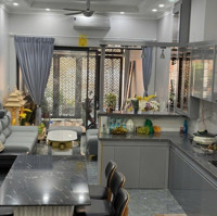 Nhà 2 Tầng, Đất 93M2, Chỉ 4 Tỷ, Nội Thất Cao Cấp, Thiết Kế Đẹp, Ngày Trung Tâm Dĩ An, Kế Thủ Đức.