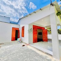 Cho Thuê Nhà Mới 100% 2 Phòng Ngủ Khu Vực Vĩnh Trung Có Sân Vườn Rộng Giá Bán 8 Triệu/Tháng