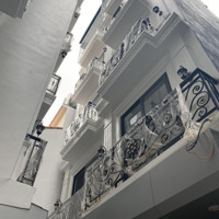 Bán Gấp Nhà Việt Hưng-Long Biên 30.6M2, 3 Phòng Ngủ, Full Nội Thất Ở Ngay Giá Bán 4Tỷ Xíu Có Gia Lộc