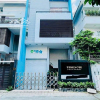Bán Gấp Biệt Thựmặt Tiềnđường Hoa, Phú Nhuận (Diện Tích: 8X18M) - Kết Cấu: 5 Tầng - Giá Bán: 36 Tỷ