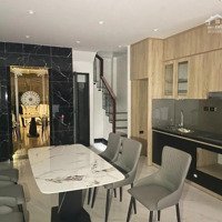 Siêu Phẩm Phố Ngọa Long Ngay Đầu Đường Văn Tiến Dũng: Diện Tích: 40M2 - 6 Tầng - Thang Máy - Ô Tô Đỗ Cửa